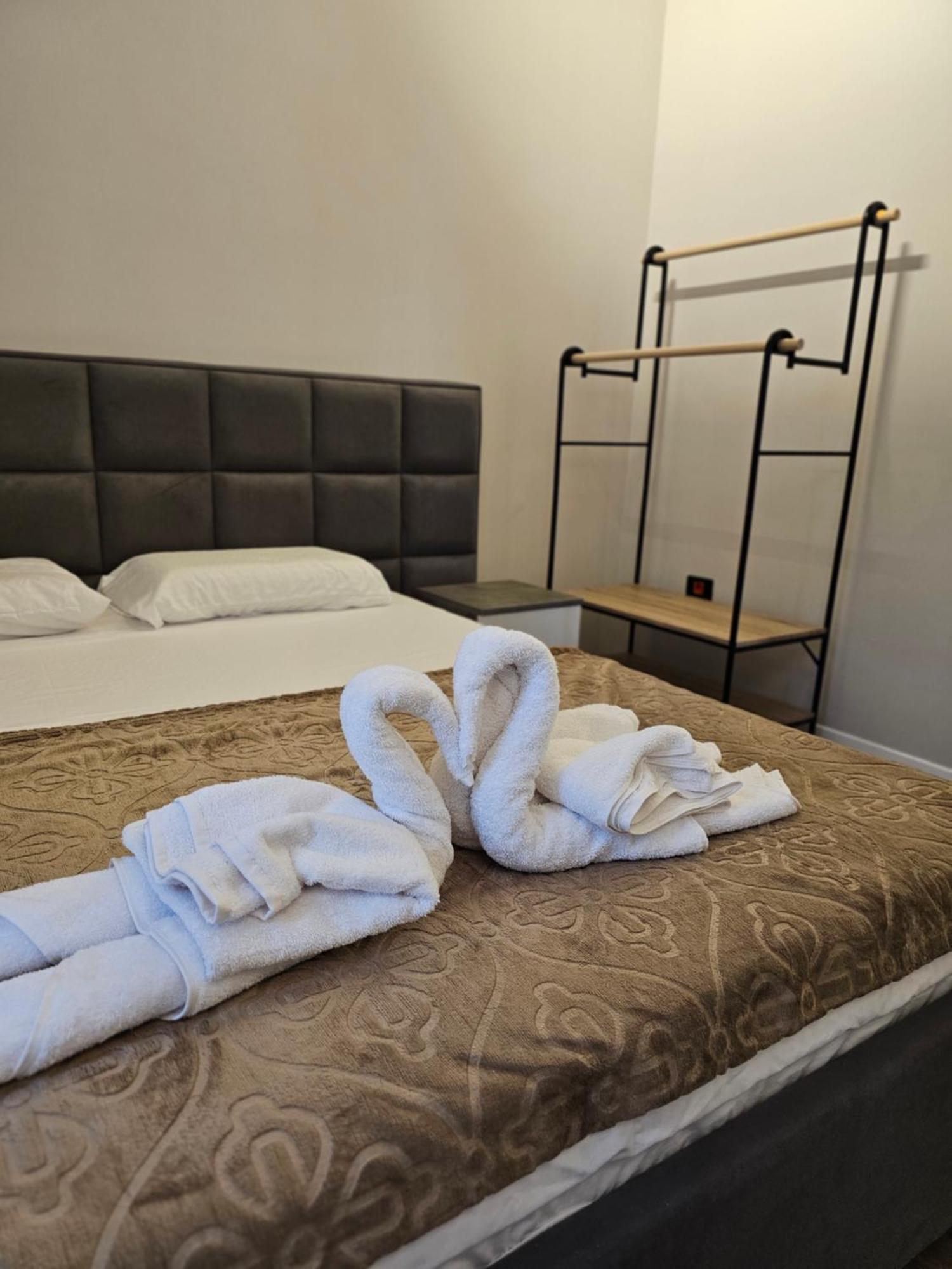 טיראנה Sky Apartaments City Center מראה חיצוני תמונה
